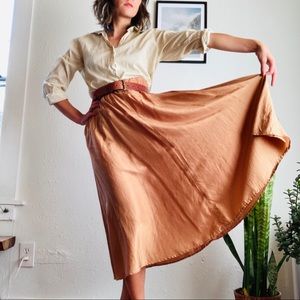 HP! ✨ 100% Silk Vintage caramel midi-skirt